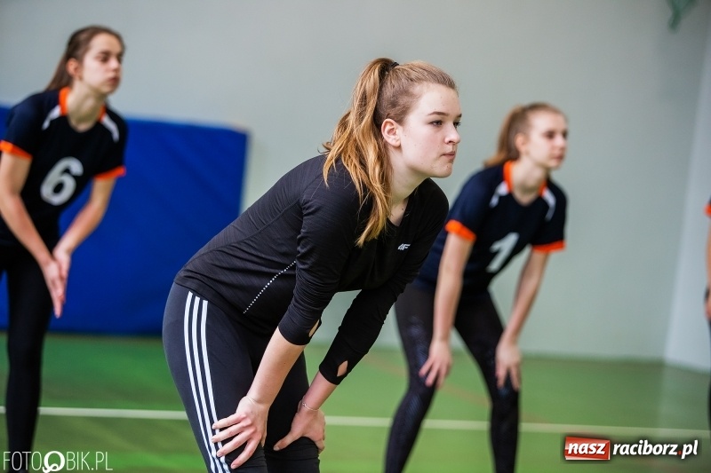 Zdjęcie w galerii na portalu naszraciborz.pl: Siatkarki SP 18 najlepsze w miejskich finałach wiadomości z regionu