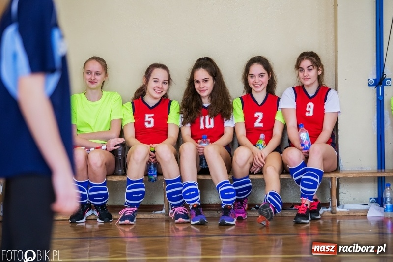 Zdjęcie w galerii na portalu naszraciborz.pl: Siatkarki SP 18 najlepsze w miejskich finałach wiadomości z regionu