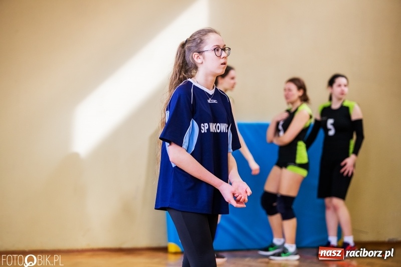 Zdjęcie w galerii na portalu naszraciborz.pl: Siatkarki SP 18 najlepsze w miejskich finałach wiadomości z regionu