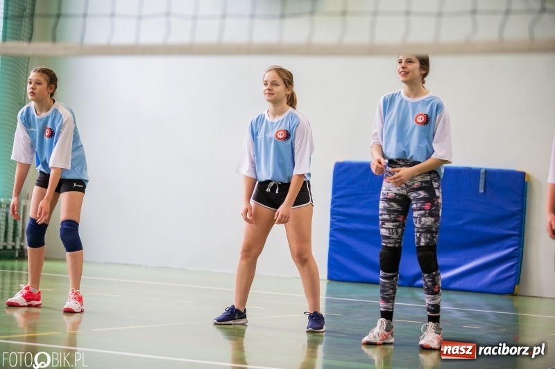 Zdjęcie w galerii na portalu naszraciborz.pl: Siatkarki SP 18 najlepsze w miejskich finałach wiadomości z regionu