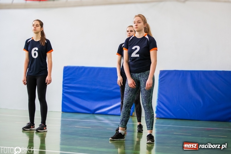 Zdjęcie w galerii na portalu naszraciborz.pl: Siatkarki SP 18 najlepsze w miejskich finałach wiadomości z regionu