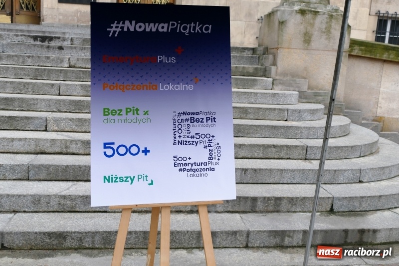 Zdjęcie w galerii na portalu naszraciborz.pl: Busy Nowej Piątki ruszyły w teren. Także na Śląsku wiadomości z regionu