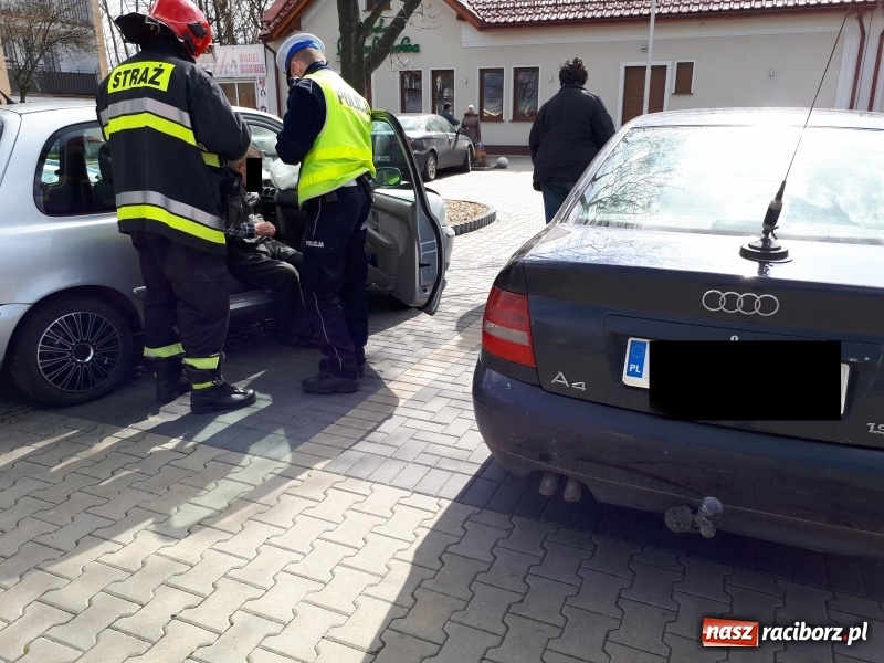 Zdjęcie w galerii na portalu naszraciborz.pl: Warto uważać. Zderzenie na moście  wiadomości z regionu