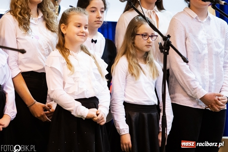 Zdjęcie w galerii na portalu naszraciborz.pl: II Powiatowy Festiwal Piosenki Turystycznej, Harcerskiej i Patriotycznej w Krzanowicach wiadomości z regionu