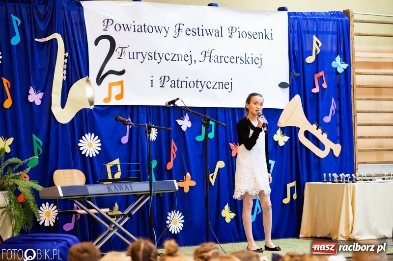 Zdjęcie w galerii na portalu naszraciborz.pl: II Powiatowy Festiwal Piosenki Turystycznej, Harcerskiej i Patriotycznej w Krzanowicach wiadomości z regionu