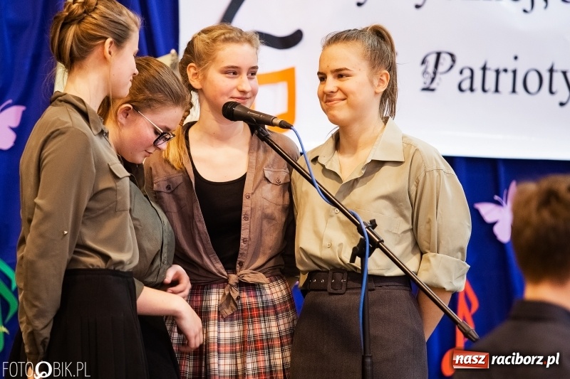 Zdjęcie w galerii na portalu naszraciborz.pl: II Powiatowy Festiwal Piosenki Turystycznej, Harcerskiej i Patriotycznej w Krzanowicach wiadomości z regionu