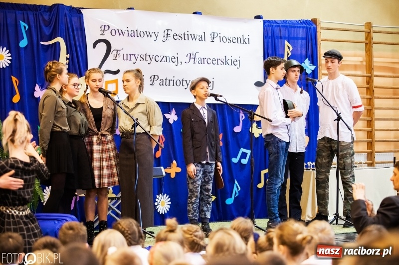 Zdjęcie w galerii na portalu naszraciborz.pl: II Powiatowy Festiwal Piosenki Turystycznej, Harcerskiej i Patriotycznej w Krzanowicach wiadomości z regionu