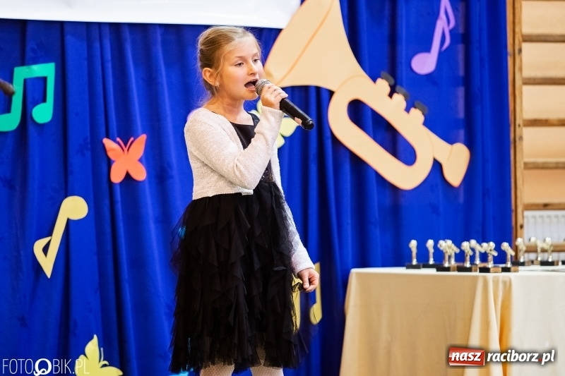 Zdjęcie w galerii na portalu naszraciborz.pl: II Powiatowy Festiwal Piosenki Turystycznej, Harcerskiej i Patriotycznej w Krzanowicach wiadomości z regionu