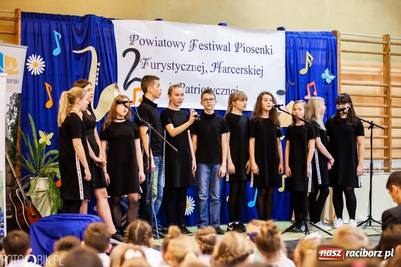 Zdjęcie w galerii na portalu naszraciborz.pl: II Powiatowy Festiwal Piosenki Turystycznej, Harcerskiej i Patriotycznej w Krzanowicach wiadomości z regionu