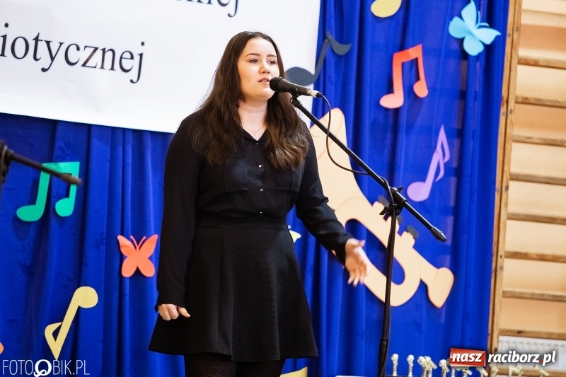 Zdjęcie w galerii na portalu naszraciborz.pl: II Powiatowy Festiwal Piosenki Turystycznej, Harcerskiej i Patriotycznej w Krzanowicach wiadomości z regionu