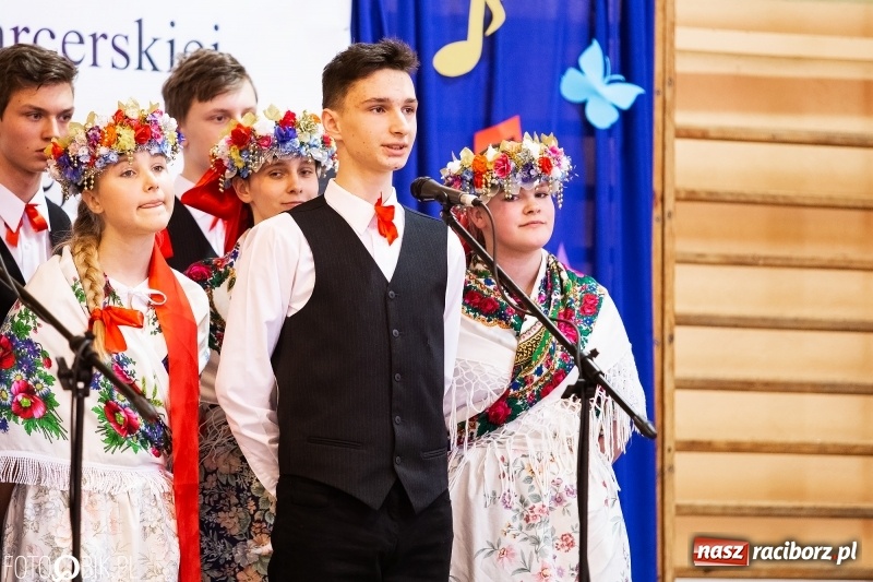 Zdjęcie w galerii na portalu naszraciborz.pl: II Powiatowy Festiwal Piosenki Turystycznej, Harcerskiej i Patriotycznej w Krzanowicach wiadomości z regionu