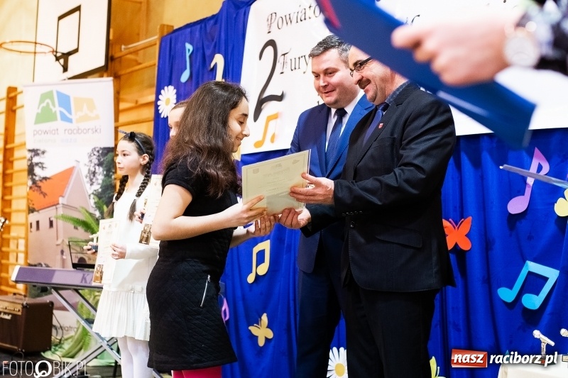 Zdjęcie w galerii na portalu naszraciborz.pl: II Powiatowy Festiwal Piosenki Turystycznej, Harcerskiej i Patriotycznej w Krzanowicach wiadomości z regionu