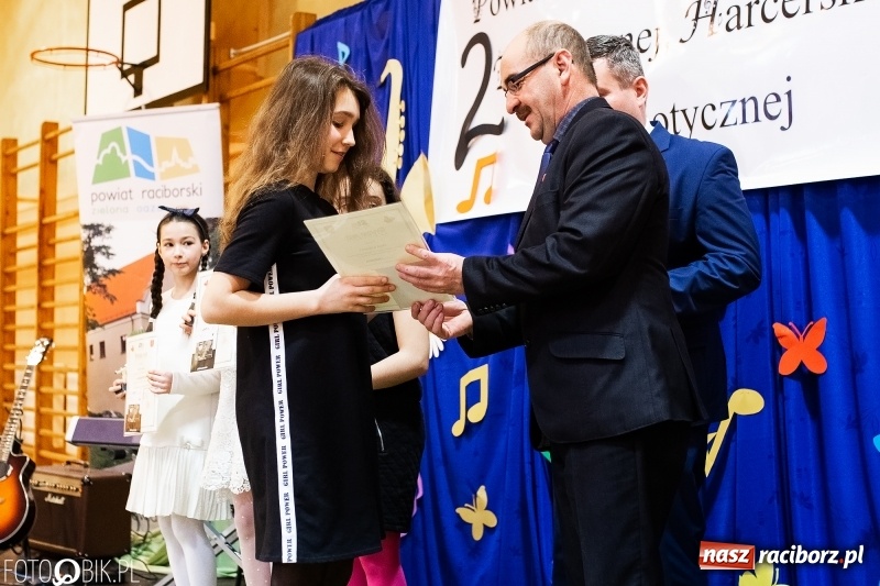Zdjęcie w galerii na portalu naszraciborz.pl: II Powiatowy Festiwal Piosenki Turystycznej, Harcerskiej i Patriotycznej w Krzanowicach wiadomości z regionu