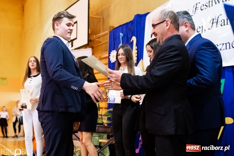 Zdjęcie w galerii na portalu naszraciborz.pl: II Powiatowy Festiwal Piosenki Turystycznej, Harcerskiej i Patriotycznej w Krzanowicach wiadomości z regionu