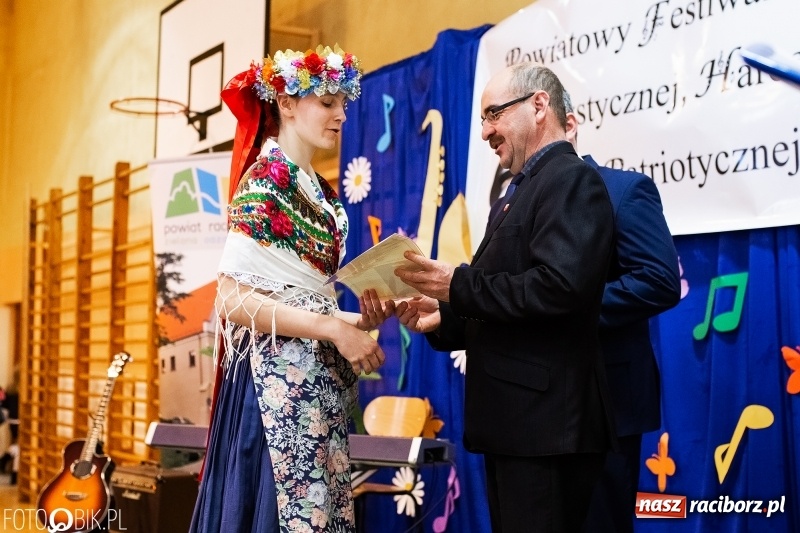 Zdjęcie w galerii na portalu naszraciborz.pl: II Powiatowy Festiwal Piosenki Turystycznej, Harcerskiej i Patriotycznej w Krzanowicach wiadomości z regionu