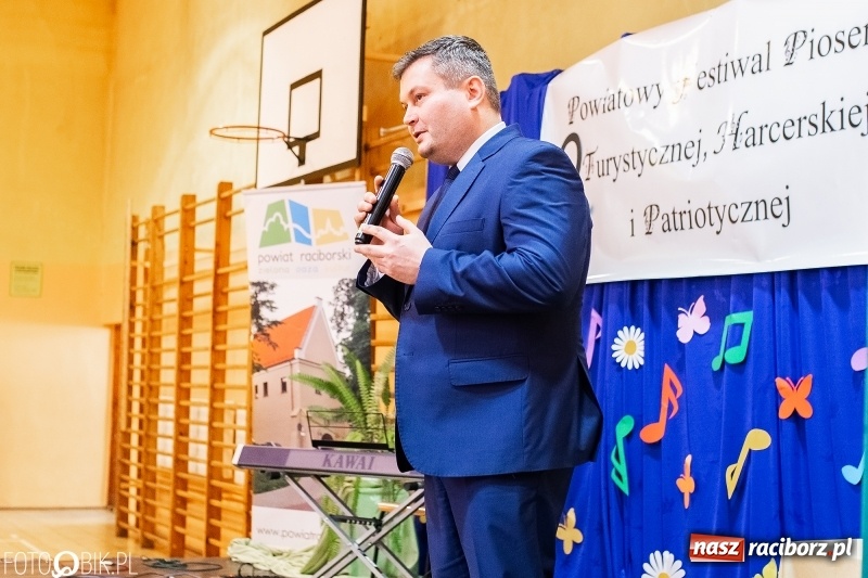 Zdjęcie w galerii na portalu naszraciborz.pl: II Powiatowy Festiwal Piosenki Turystycznej, Harcerskiej i Patriotycznej w Krzanowicach wiadomości z regionu