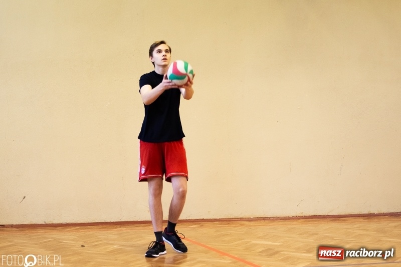 Zdjęcie w galerii na portalu naszraciborz.pl: Finały miejskie w siatkówce chłopców za nami wiadomości z regionu