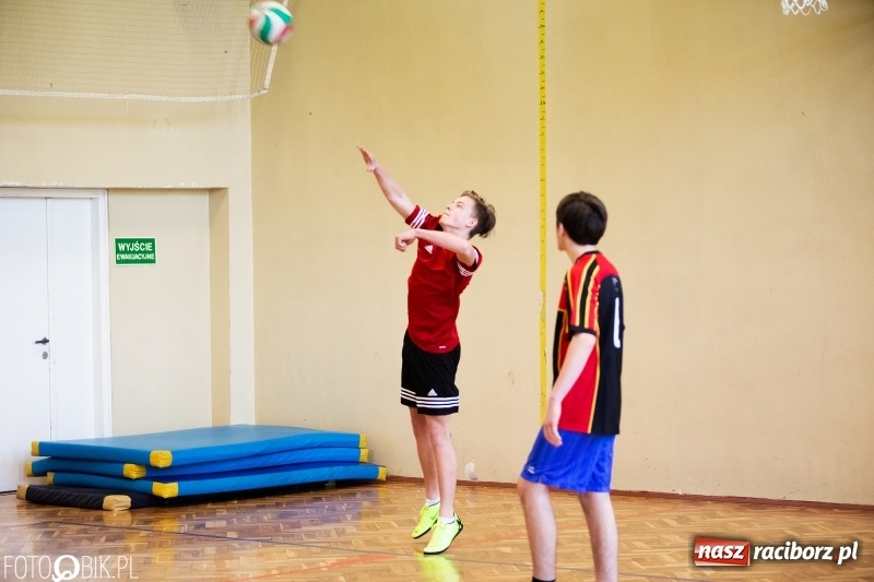 Zdjęcie w galerii na portalu naszraciborz.pl: Finały miejskie w siatkówce chłopców za nami wiadomości z regionu