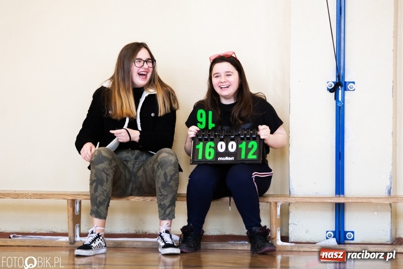 Zdjęcie w galerii na portalu naszraciborz.pl: Finały miejskie w siatkówce chłopców za nami wiadomości z regionu