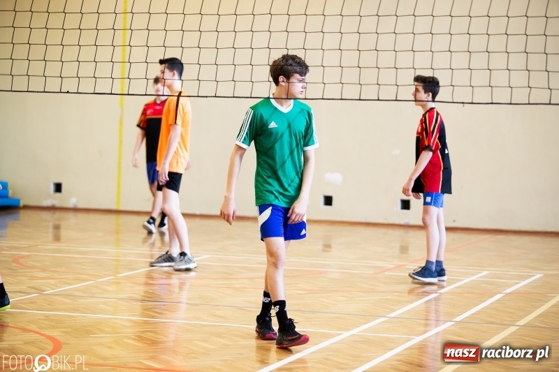 Zdjęcie w galerii na portalu naszraciborz.pl: Finały miejskie w siatkówce chłopców za nami wiadomości z regionu