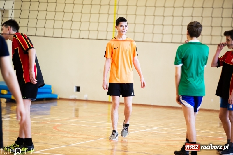 Zdjęcie w galerii na portalu naszraciborz.pl: Finały miejskie w siatkówce chłopców za nami wiadomości z regionu