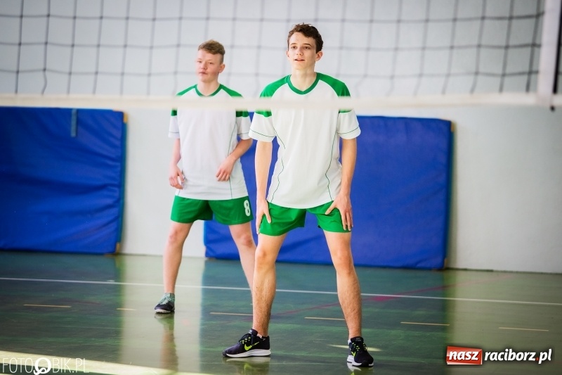 Zdjęcie w galerii na portalu naszraciborz.pl: Finały miejskie w siatkówce chłopców za nami wiadomości z regionu