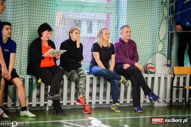 Zdjęcie w galerii na portalu naszraciborz.pl: Finały miejskie w siatkówce chłopców za nami wiadomości z regionu