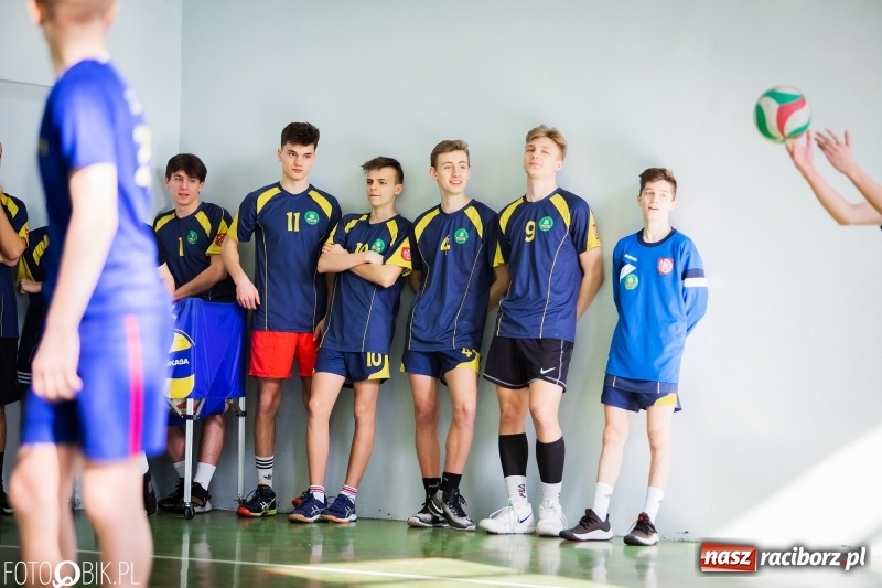 Zdjęcie w galerii na portalu naszraciborz.pl: Finały miejskie w siatkówce chłopców za nami wiadomości z regionu