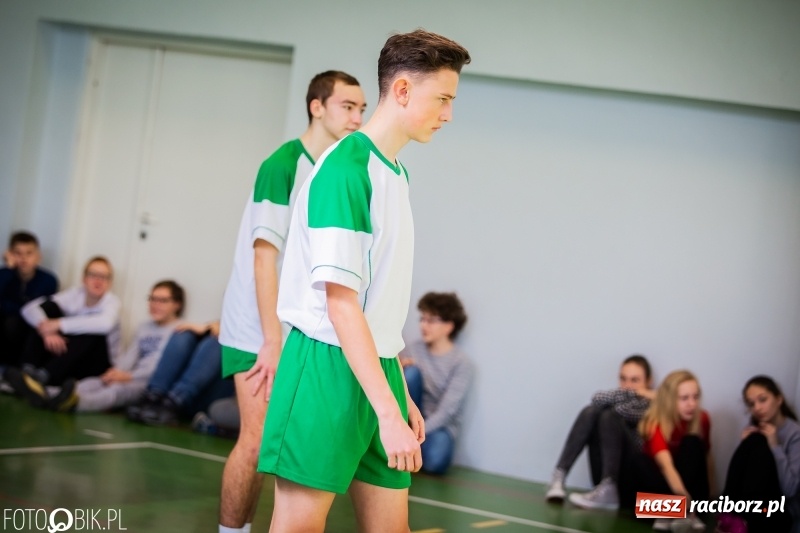 Zdjęcie w galerii na portalu naszraciborz.pl: Finały miejskie w siatkówce chłopców za nami wiadomości z regionu