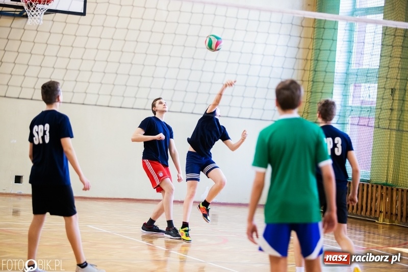 Zdjęcie w galerii na portalu naszraciborz.pl: Finały miejskie w siatkówce chłopców za nami wiadomości z regionu