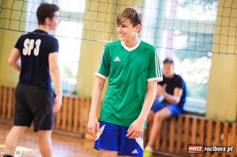 Zdjęcie w galerii na portalu naszraciborz.pl: Finały miejskie w siatkówce chłopców za nami wiadomości z regionu