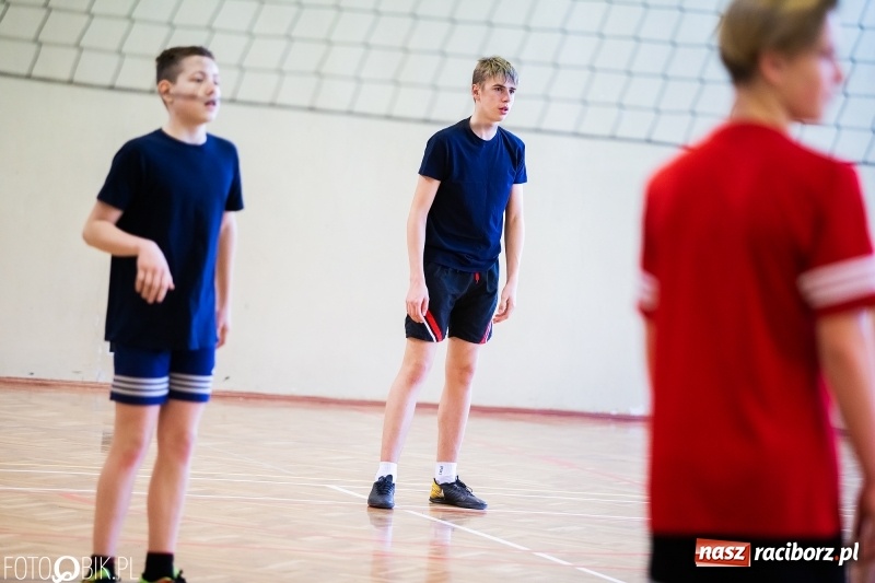 Zdjęcie w galerii na portalu naszraciborz.pl: Finały miejskie w siatkówce chłopców za nami wiadomości z regionu