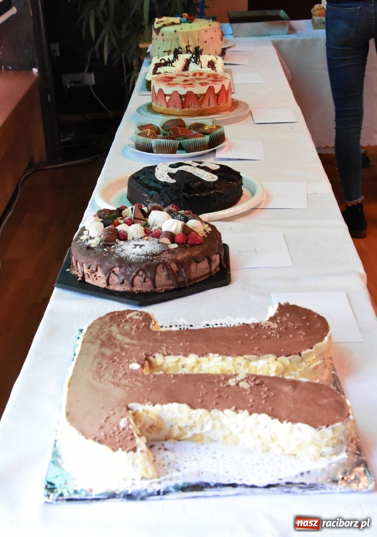 Zdjęcie w galerii na portalu naszraciborz.pl: Święto liczb niewymiernych w ZSO numer 1 wiadomości z regionu