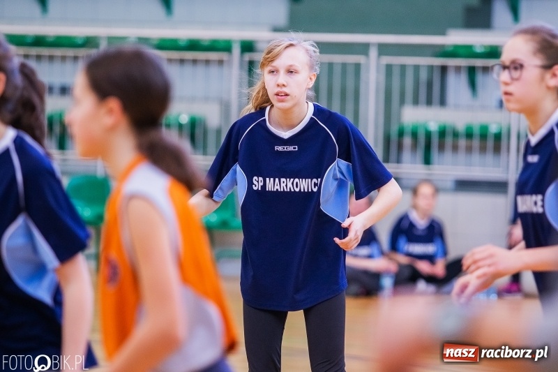 Zdjęcie w galerii na portalu naszraciborz.pl: Miejskie finały koszykówki dziewcząt w Arenie Rafako wiadomości z regionu