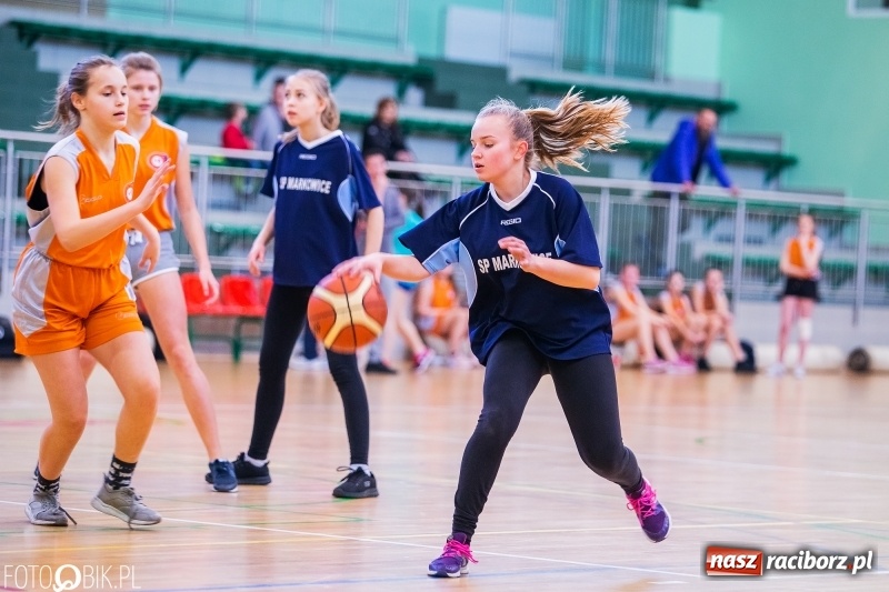 Zdjęcie w galerii na portalu naszraciborz.pl: Miejskie finały koszykówki dziewcząt w Arenie Rafako wiadomości z regionu