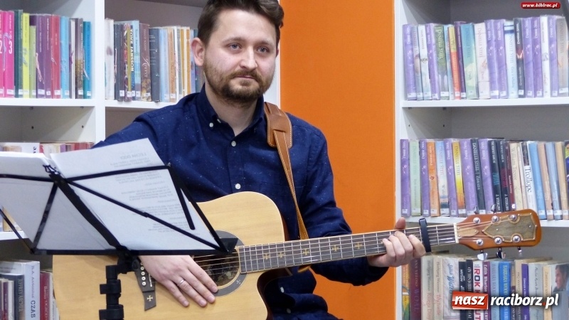 Zdjęcie w galerii na portalu naszraciborz.pl: Huczne 5. urodziny Klubu Przyjaciół Biblioteki na Ostrogu wiadomości z regionu