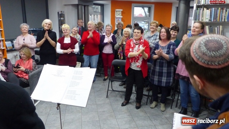Zdjęcie w galerii na portalu naszraciborz.pl: Huczne 5. urodziny Klubu Przyjaciół Biblioteki na Ostrogu wiadomości z regionu