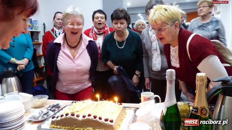 Zdjęcie w galerii na portalu naszraciborz.pl: Huczne 5. urodziny Klubu Przyjaciół Biblioteki na Ostrogu wiadomości z regionu