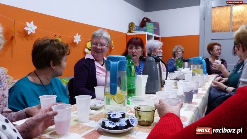 Zdjęcie w galerii na portalu naszraciborz.pl: Huczne 5. urodziny Klubu Przyjaciół Biblioteki na Ostrogu wiadomości z regionu