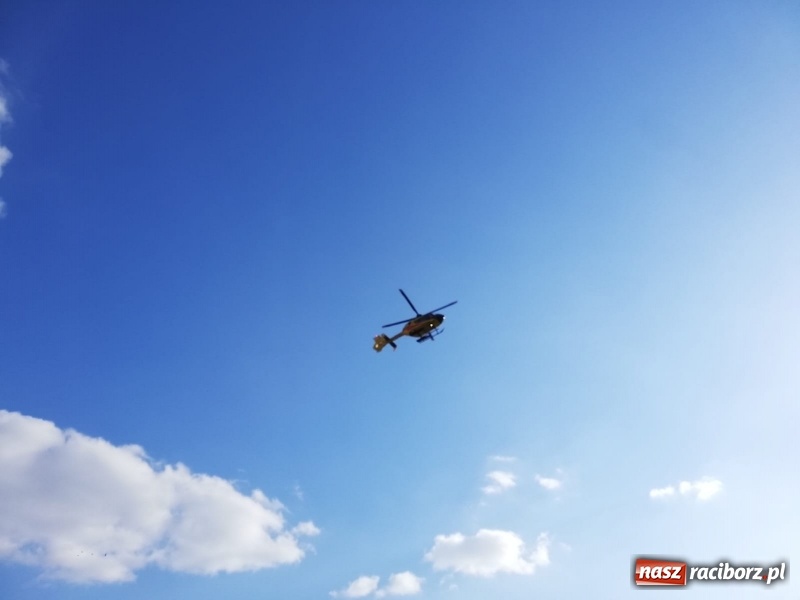 Zdjęcie w galerii na portalu naszraciborz.pl: Wypadek w Bojanowie. Lądował śmigłowiec LPR  wiadomości z regionu