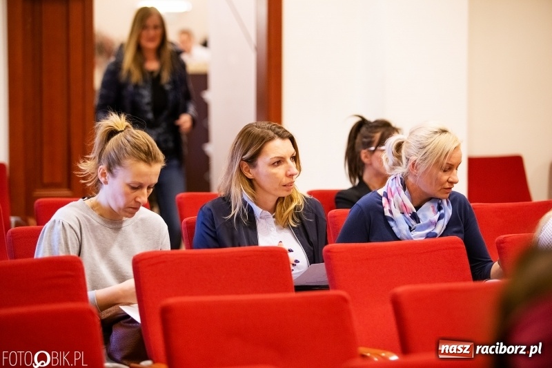 Zdjęcie w galerii na portalu naszraciborz.pl: Era Nowych Kobiet by Joanna Przetakiewicz na Zamku Piastowskim wiadomości z regionu