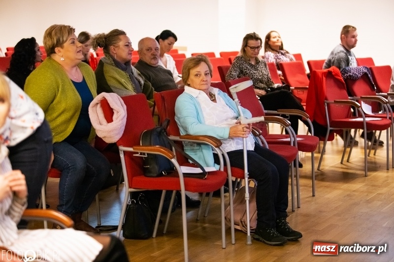 Zdjęcie w galerii na portalu naszraciborz.pl: Era Nowych Kobiet by Joanna Przetakiewicz na Zamku Piastowskim wiadomości z regionu