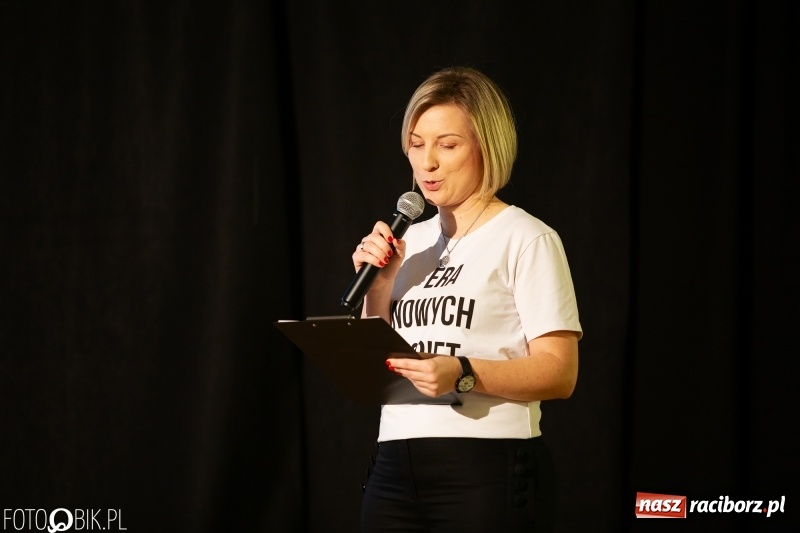 Zdjęcie w galerii na portalu naszraciborz.pl: Era Nowych Kobiet by Joanna Przetakiewicz na Zamku Piastowskim wiadomości z regionu