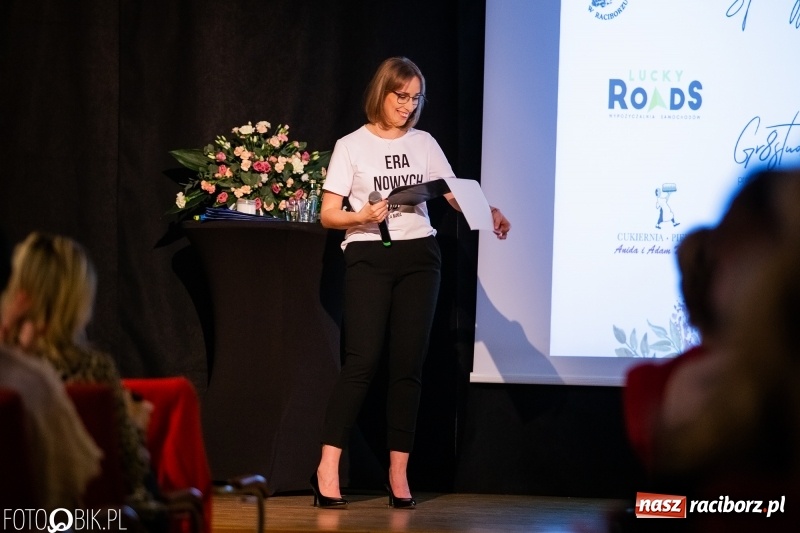 Zdjęcie w galerii na portalu naszraciborz.pl: Era Nowych Kobiet by Joanna Przetakiewicz na Zamku Piastowskim wiadomości z regionu