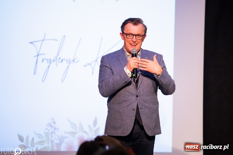 Zdjęcie w galerii na portalu naszraciborz.pl: Era Nowych Kobiet by Joanna Przetakiewicz na Zamku Piastowskim wiadomości z regionu