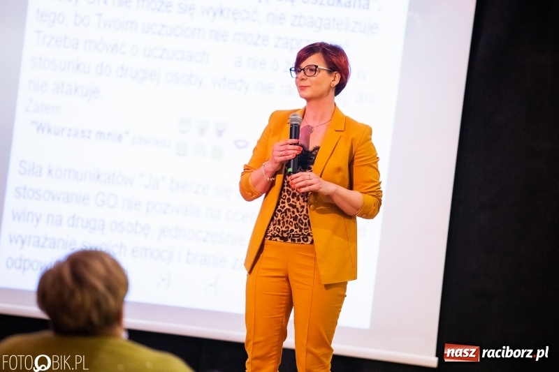 Zdjęcie w galerii na portalu naszraciborz.pl: Era Nowych Kobiet by Joanna Przetakiewicz na Zamku Piastowskim wiadomości z regionu