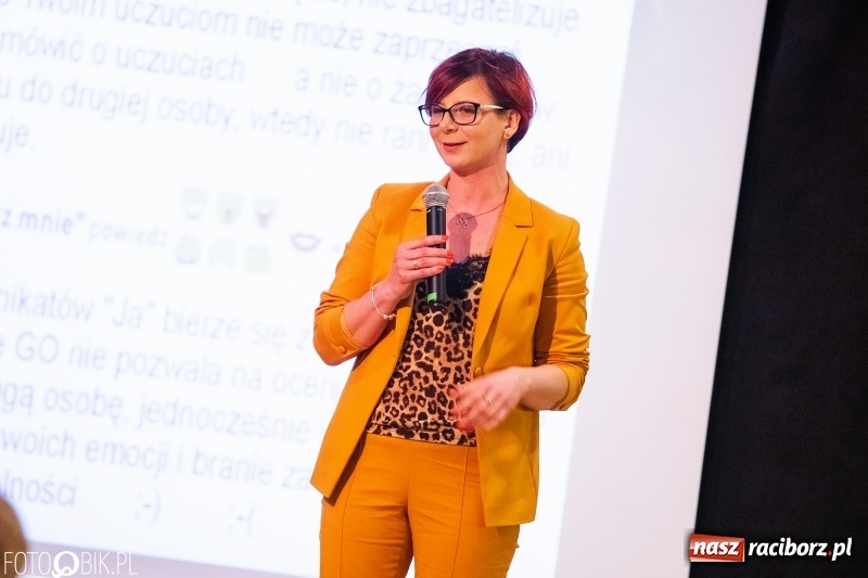 Zdjęcie w galerii na portalu naszraciborz.pl: Era Nowych Kobiet by Joanna Przetakiewicz na Zamku Piastowskim wiadomości z regionu