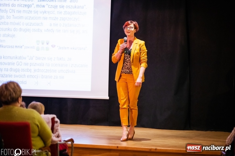 Zdjęcie w galerii na portalu naszraciborz.pl: Era Nowych Kobiet by Joanna Przetakiewicz na Zamku Piastowskim wiadomości z regionu