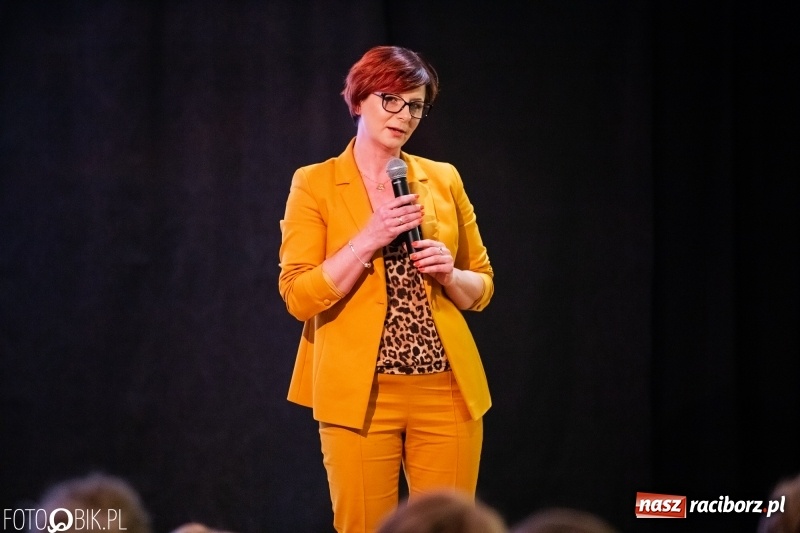 Zdjęcie w galerii na portalu naszraciborz.pl: Era Nowych Kobiet by Joanna Przetakiewicz na Zamku Piastowskim wiadomości z regionu