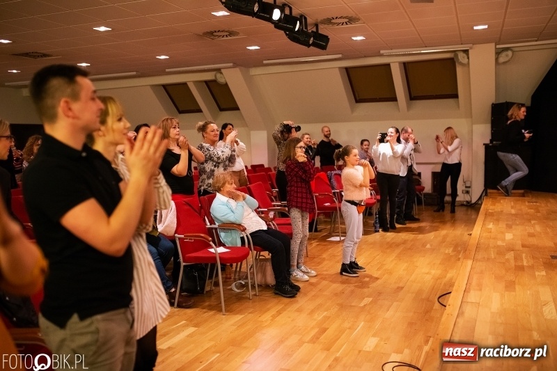 Zdjęcie w galerii na portalu naszraciborz.pl: Era Nowych Kobiet by Joanna Przetakiewicz na Zamku Piastowskim wiadomości z regionu